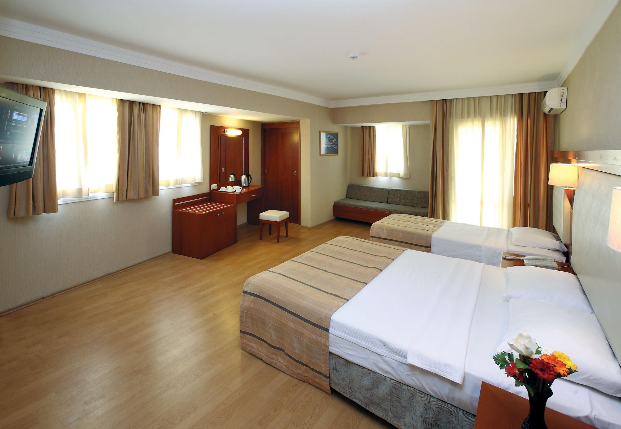 Julian Club Hotel Μαρμαρίς Εξωτερικό φωτογραφία