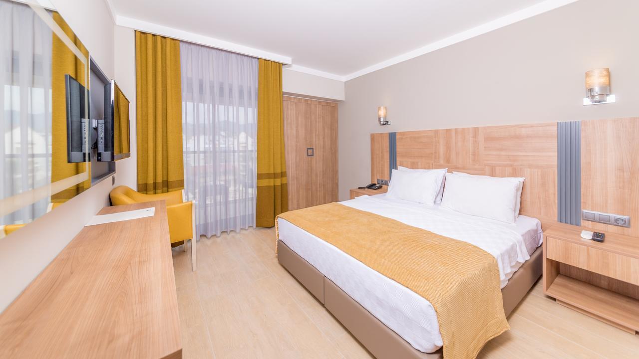 Julian Club Hotel Μαρμαρίς Εξωτερικό φωτογραφία